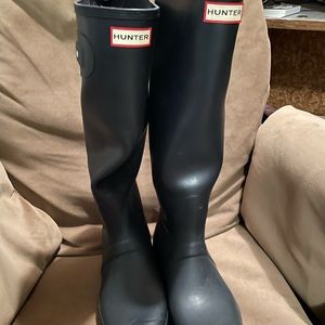 Women’s Hunter boots. Great, used condition.